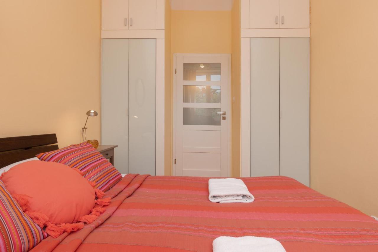 Warsaw New Town Square Apartment For 5 Guests By Noclegi Renters Exterior photo