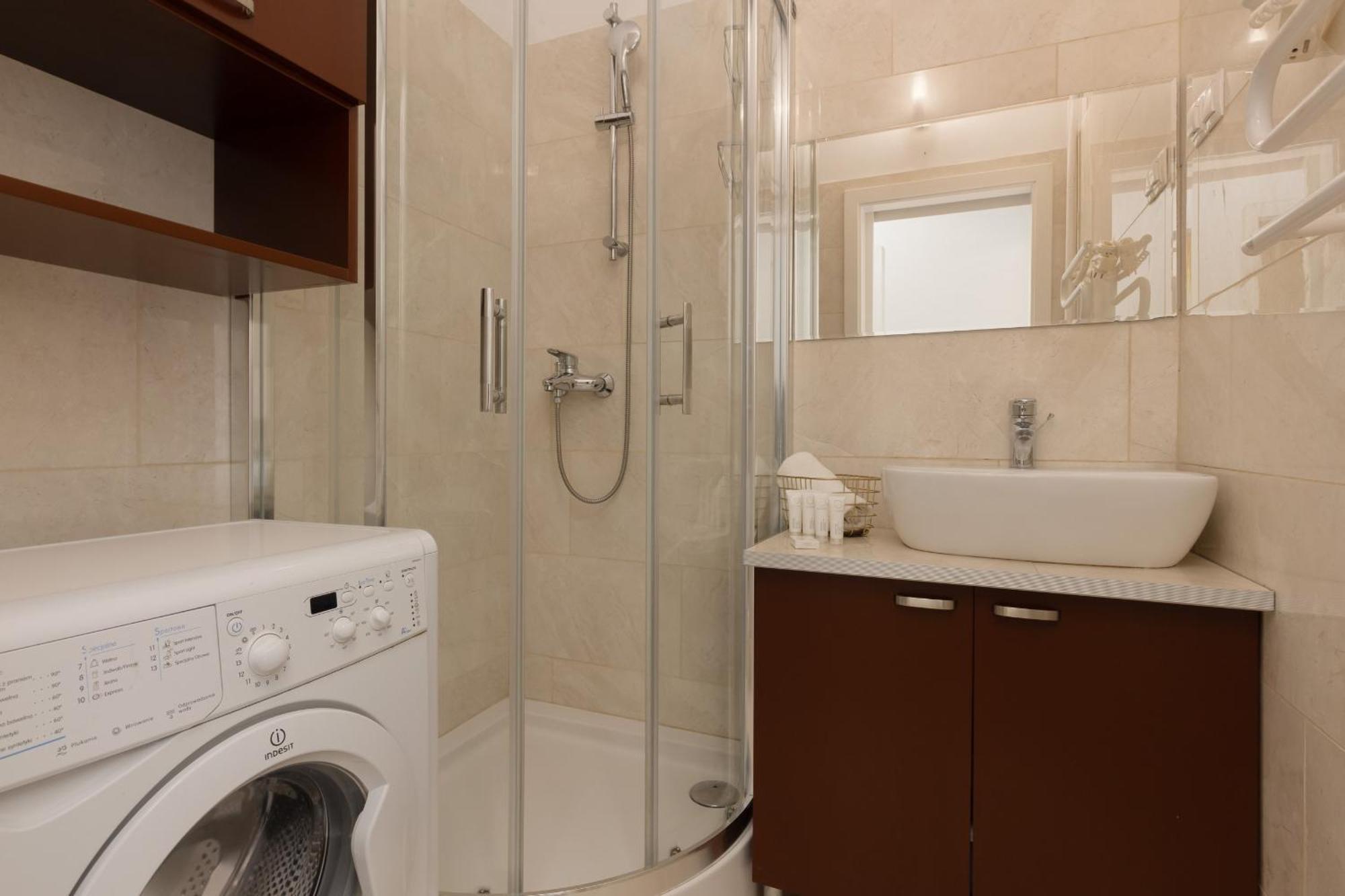Warsaw New Town Square Apartment For 5 Guests By Noclegi Renters Exterior photo